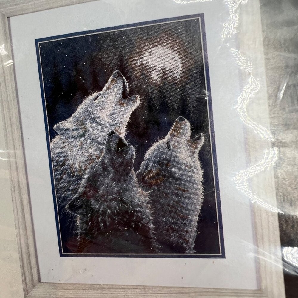 Dimensions Cross Stitch Kit "In Harmony" Howling Wolves Wolf - Picture 5 of 6